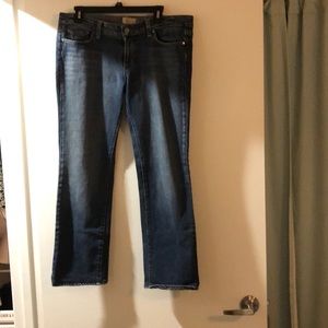 Cute Paige jeans with scrolls on pockets size 32